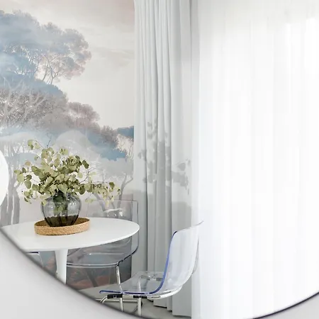 Lambert Apartment *